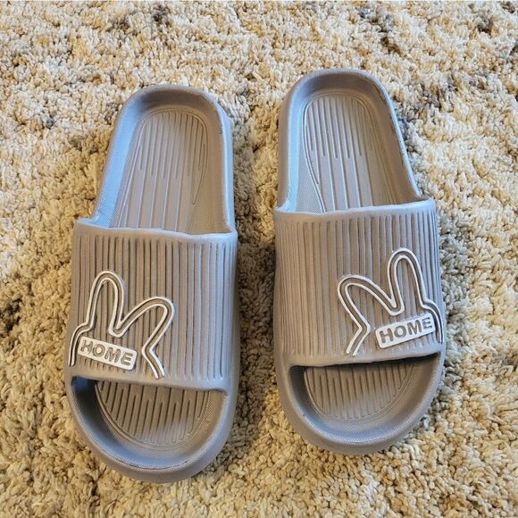 NWT Grey ribbed rubber sandals - Picture 1 of 5
